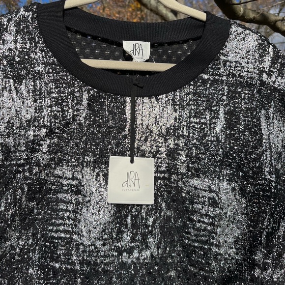 NWT $88 DRA | Lightweight Crewneck Sweater in Black with Metallic Silver - Picture 7 of 10